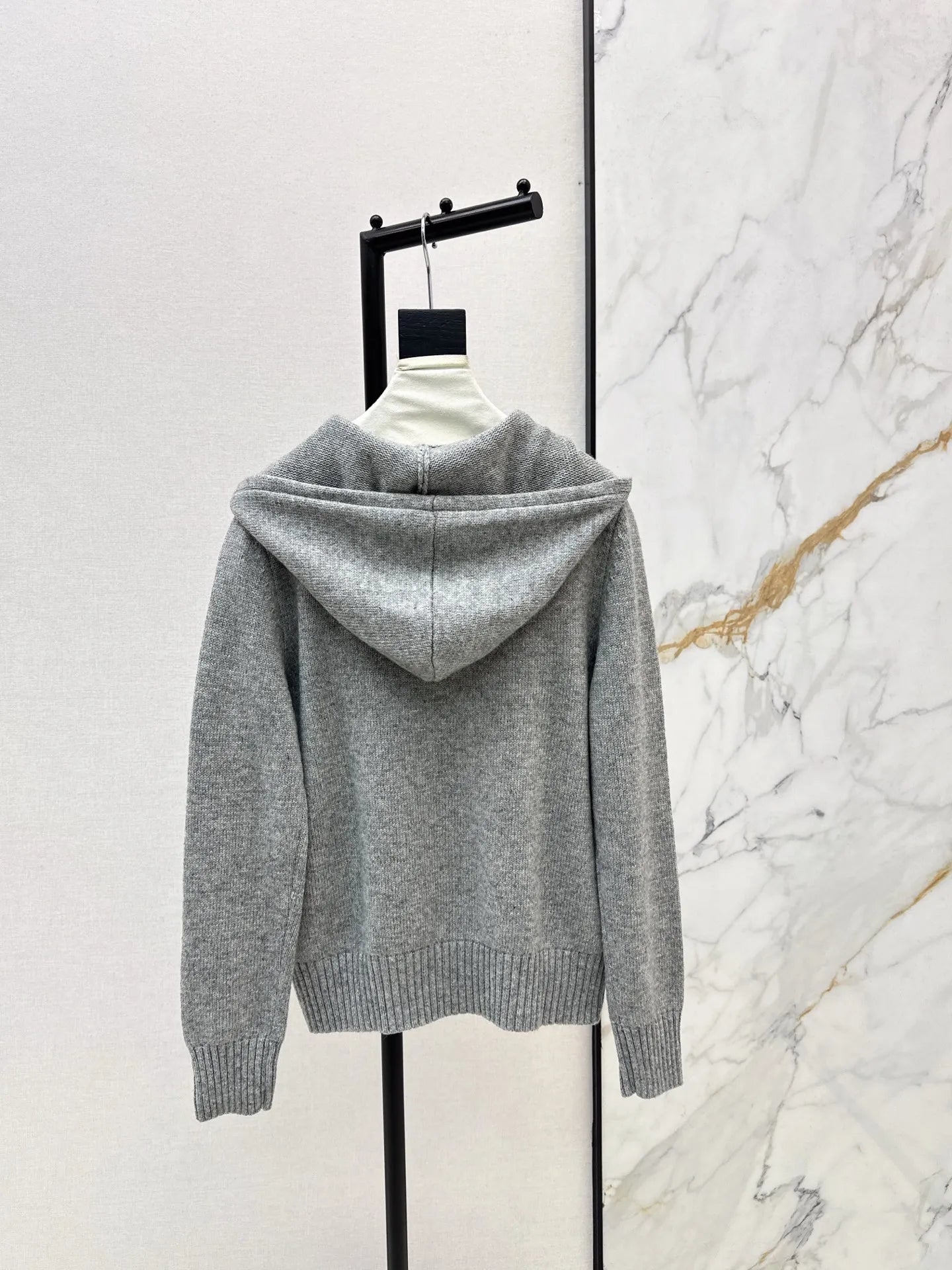 Versatile Knitted Hoodie With Contrast Pattern And Embroidery For Women