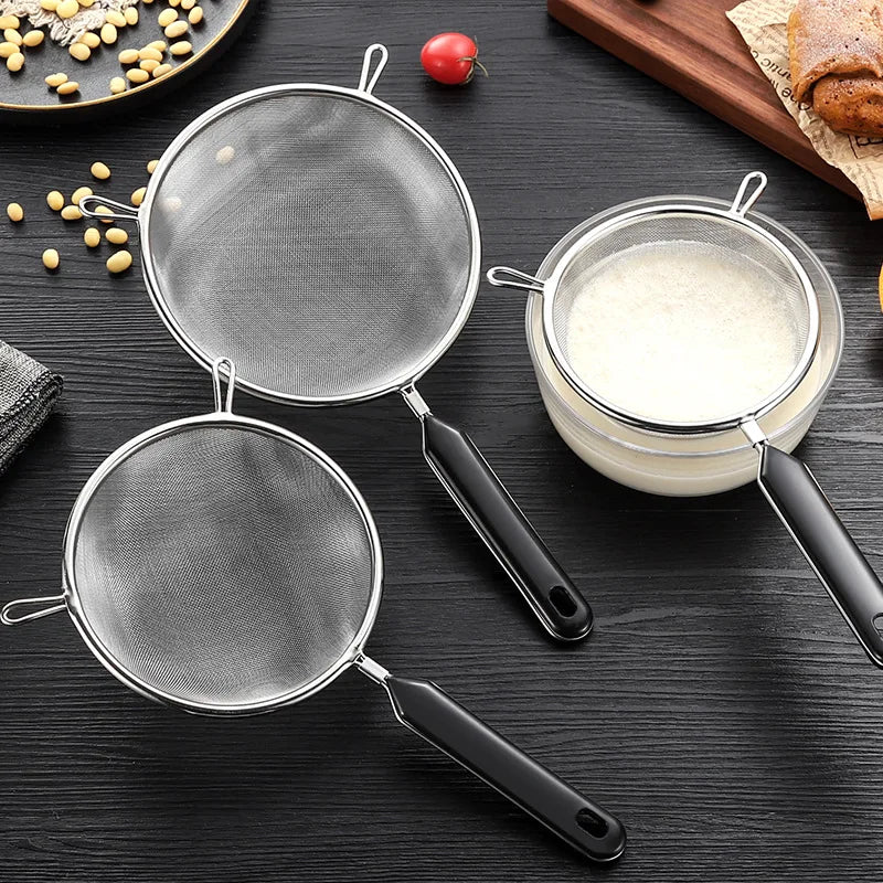 Ergonomic Stainless Steel Kitchen Strainer With Non Slip Handle