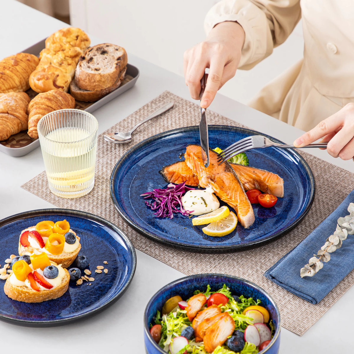 MALACASA Reactive Glaze Ceramic Dinnerware Set With Plates And Bowls