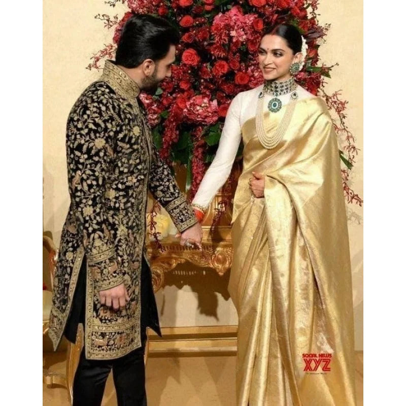 Women Golden Silk Banarasi Saree With Unstitched Blouse